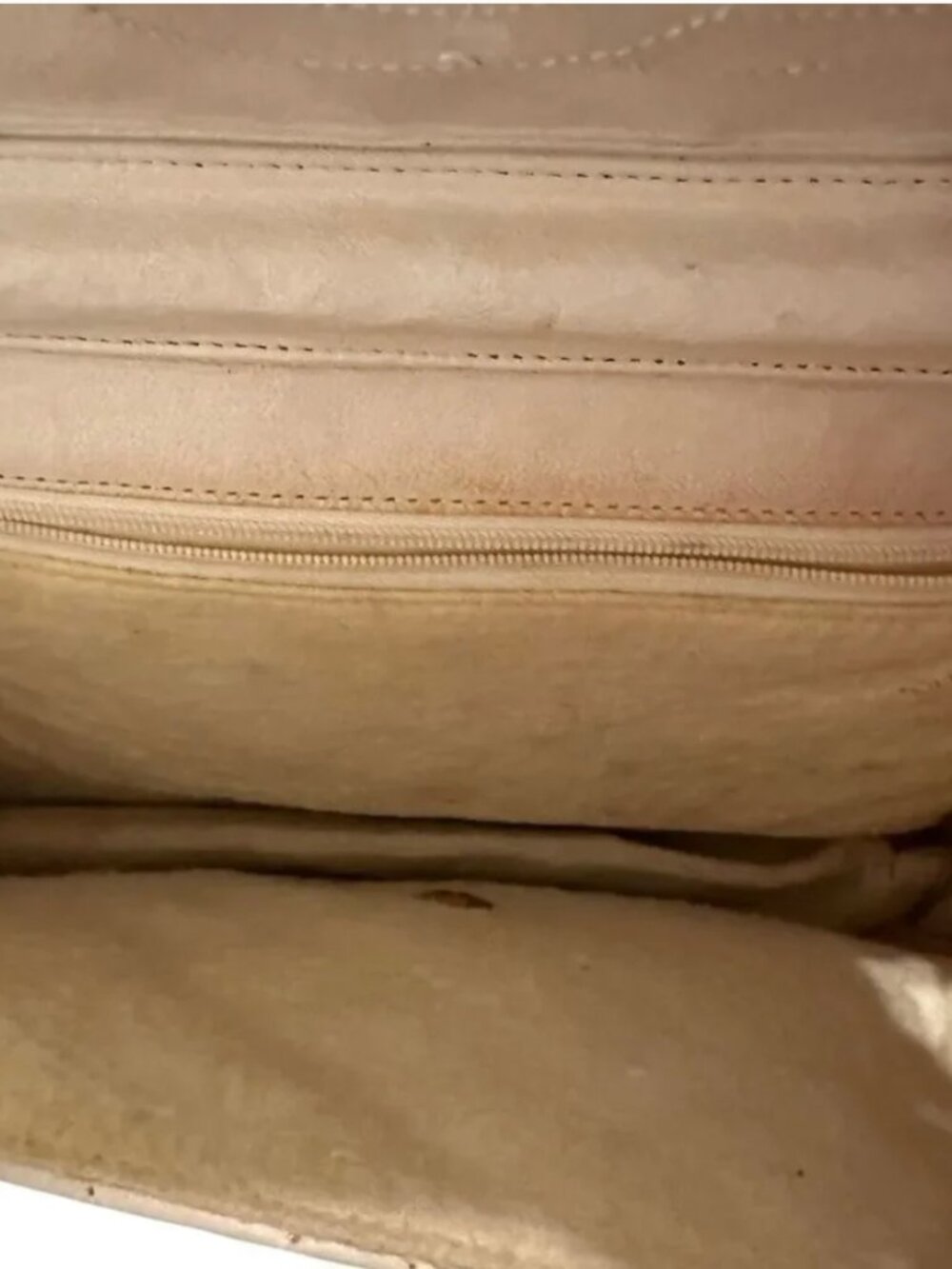 💯 Authentic Chanel Beige Quilted Shoulder Bag with Gold Chain w COA - Picture 13 of 16